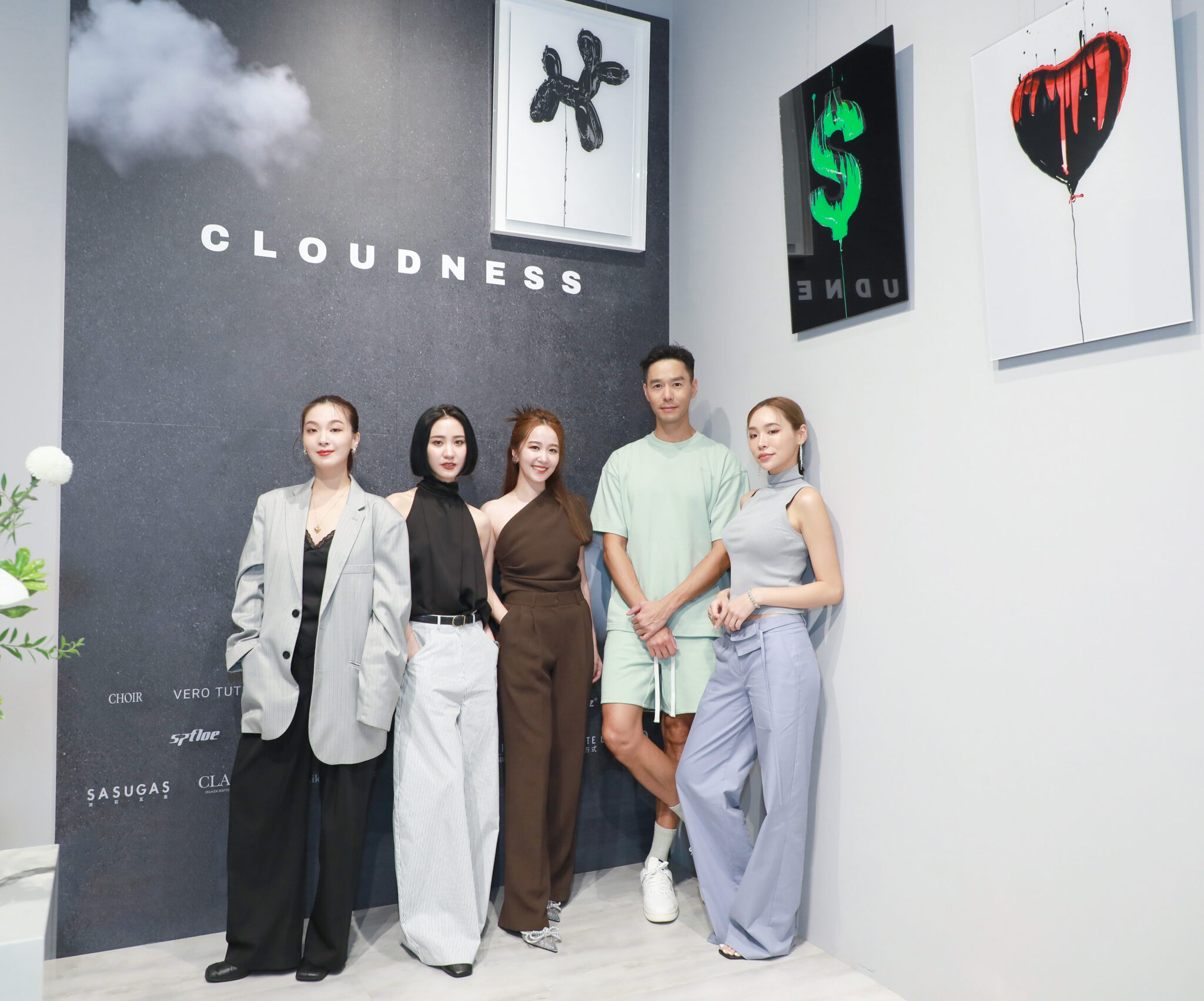 時尚KOL方涵緯（左起）、Ethereal品牌主理人Christina Lu、CLOUDNESS共同主理人張珈瑄、丁春誠與