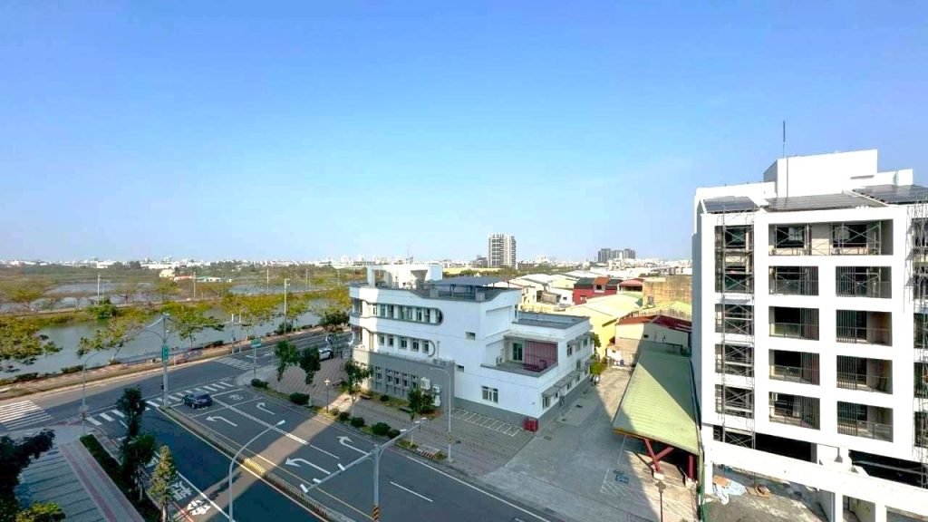 「安南區」以九份子重劃區為核心，享有河岸景觀，且街廓新穎，對外交通建設逐步到位，吸引人口移入。(永慶房產集團提供)